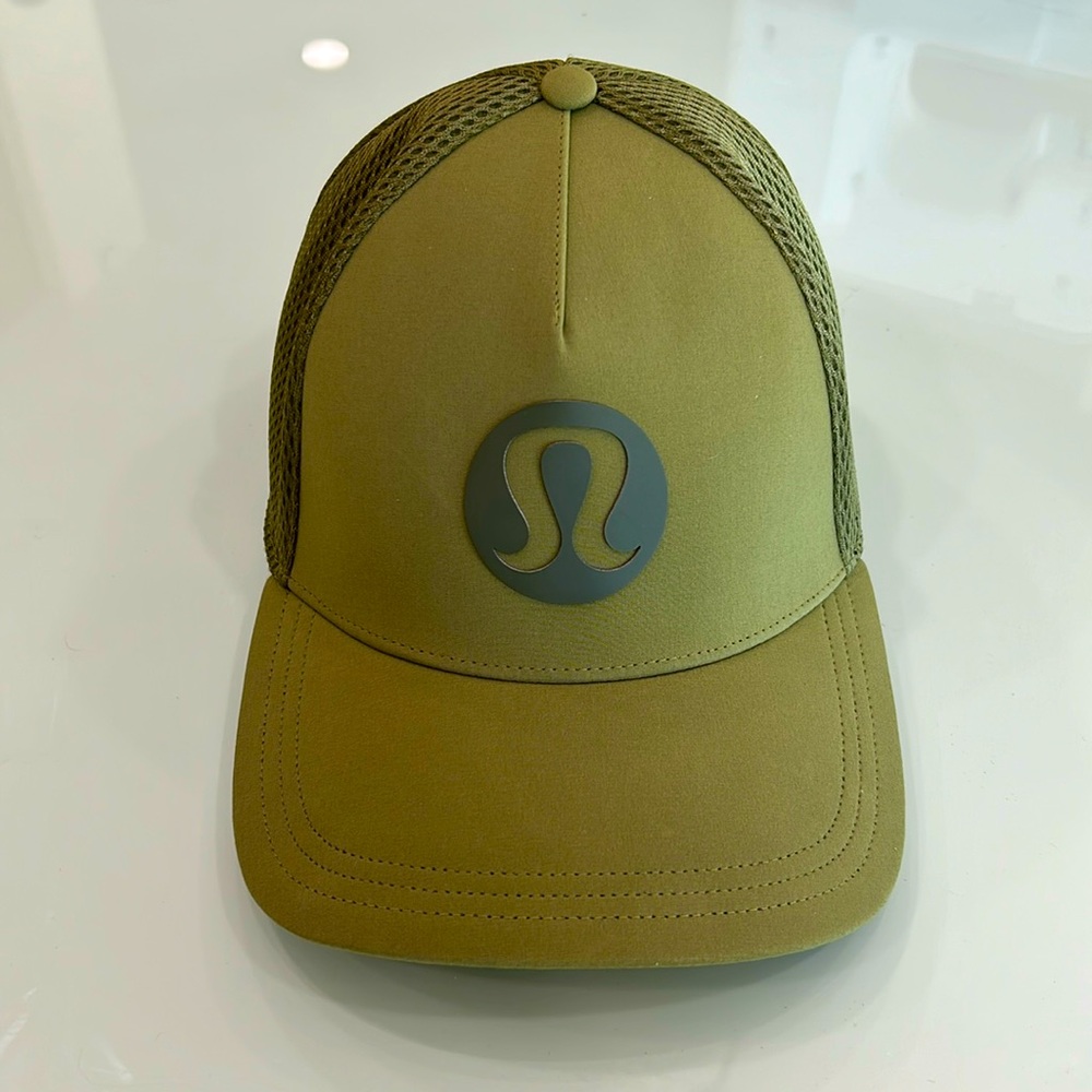 COPY - Lululemon trucker hat L/XL